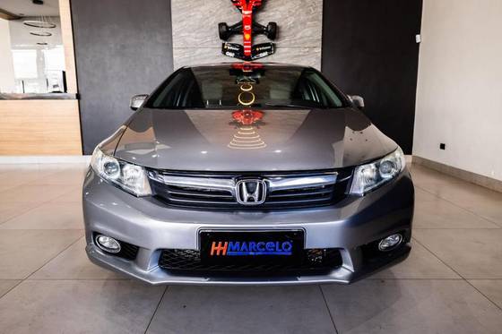 HONDA CIVIC 1.8 LXS 16V FLEX 4P AUTOMÁTICO